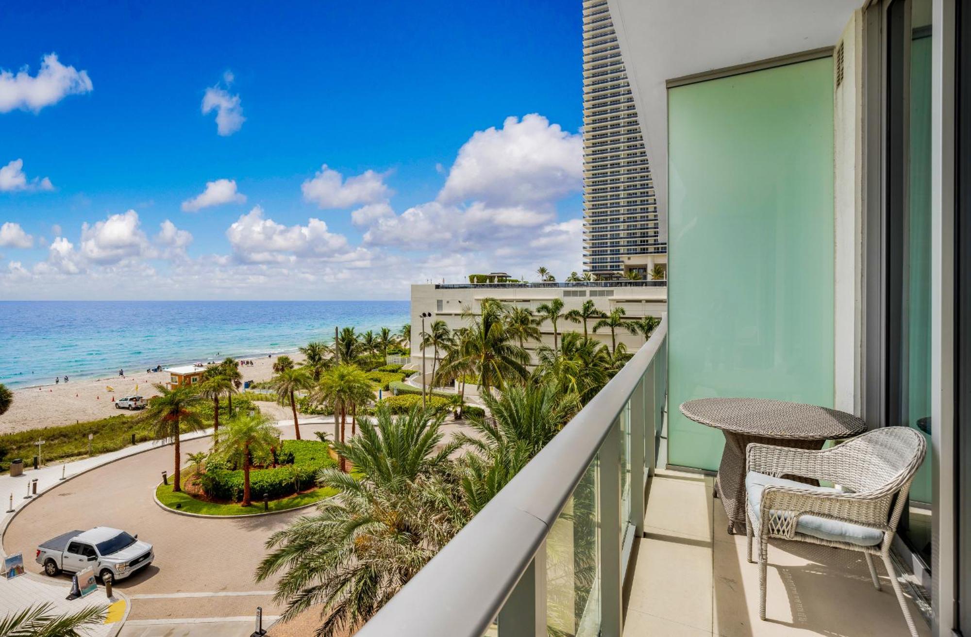 Wake Up To The Sound Of Waves In A Stylish Condo In A Luxury Resort Hollywood Ngoại thất bức ảnh