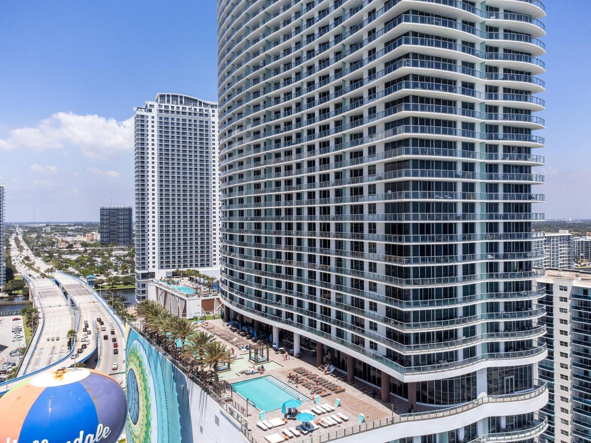 Wake Up To The Sound Of Waves In A Stylish Condo In A Luxury Resort Hollywood Ngoại thất bức ảnh
