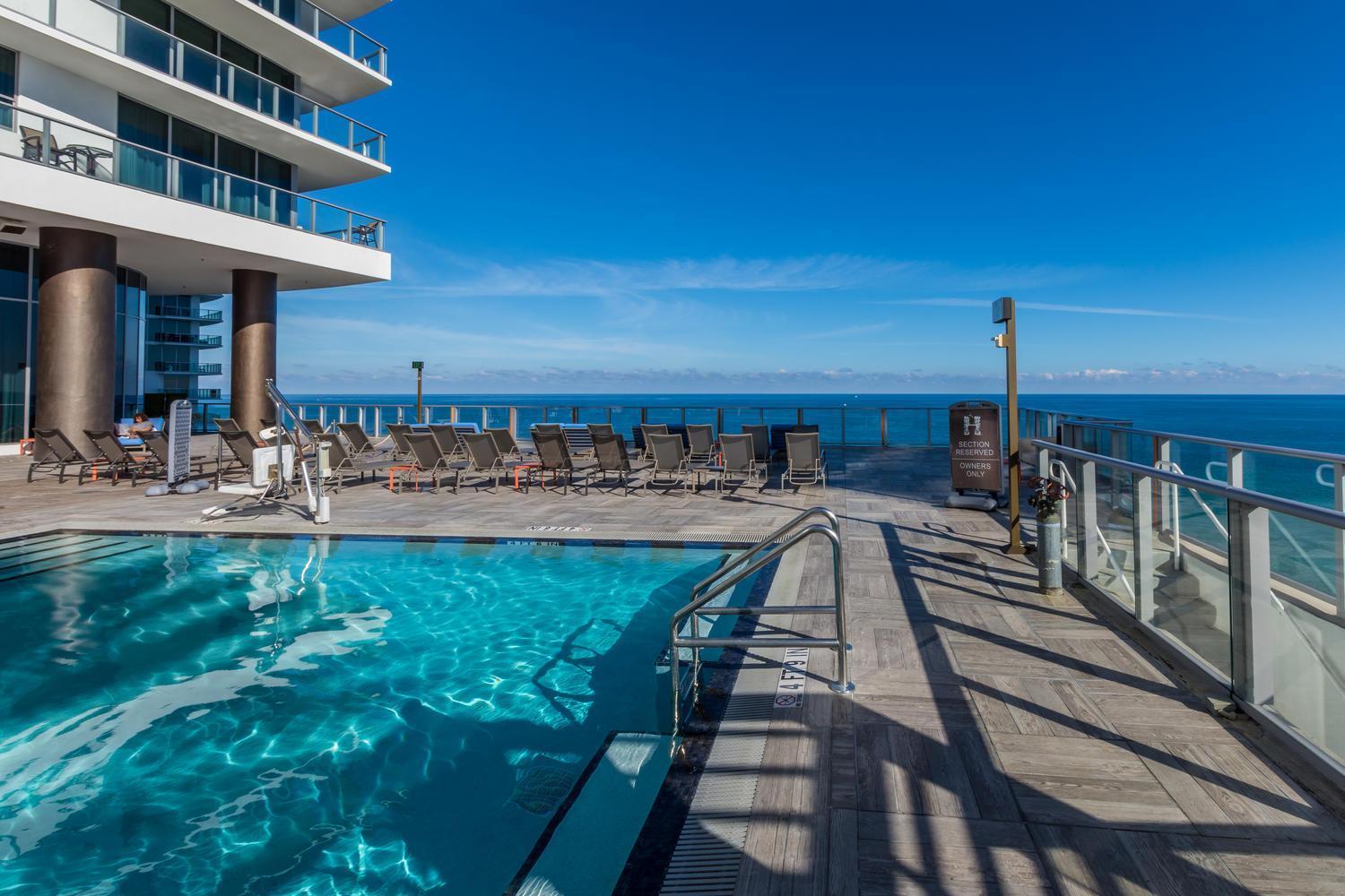 Wake Up To The Sound Of Waves In A Stylish Condo In A Luxury Resort Hollywood Ngoại thất bức ảnh