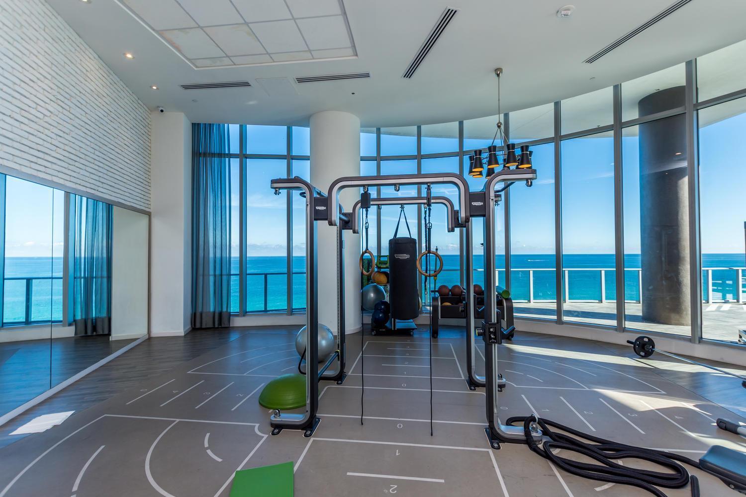 Wake Up To The Sound Of Waves In A Stylish Condo In A Luxury Resort Hollywood Ngoại thất bức ảnh
