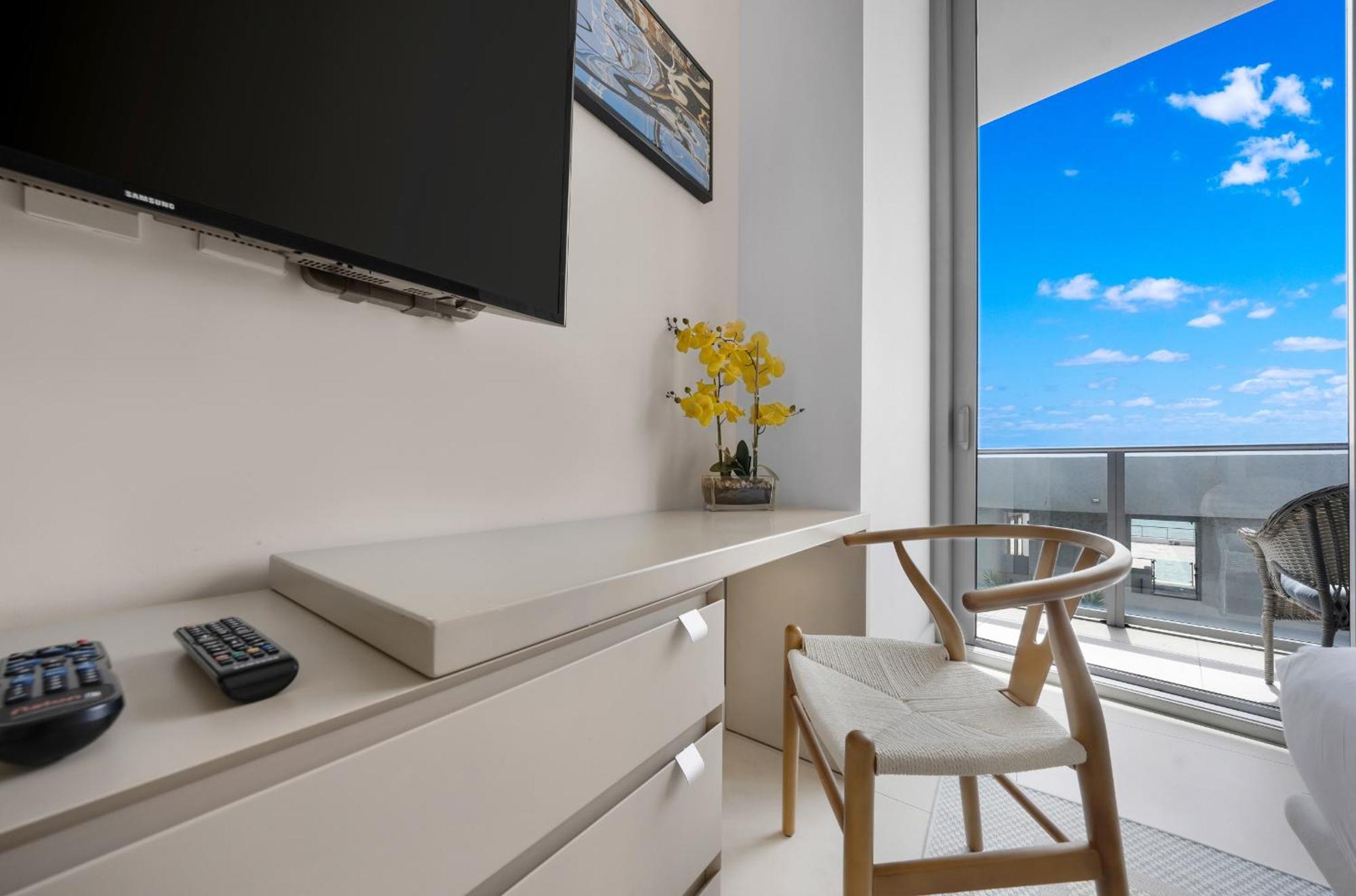 Wake Up To The Sound Of Waves In A Stylish Condo In A Luxury Resort Hollywood Ngoại thất bức ảnh